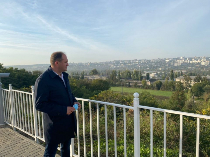 Dupa ce a lasat problemele capitalei, Ion Ceban spune ce ar putea face pentru Chisinau cu banii economisi pentru turul 2 al alegerilor prezedentiale, daca Igor Dodon ar castiga din prima