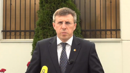 Dorin Chirtoaca, despre scandalul diplomatic dintre Ambasada Federatiei Ruse in RM si cea a Romaniei: "Cineva vede paiul din ochiul altcuiva si nu vede barna din propriul ochi" - VIDEO Dorin Chirtoaca, despre scandalul diplomatic dintre Ambasada Federatiei Ruse in RM si cea a Romaniei: "Cineva vede paiul din ochiul altcuiva si nu vede barna din propriul ochi" - VIDEO
