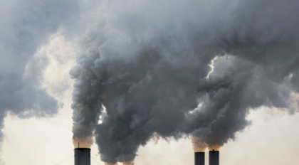 Cate dintre decesele Covid-19 ar putea fi legate de poluarea atmosferica. Anuntul specialistilor Cate dintre decesele Covid-19 ar putea fi legate de poluarea atmosferica. Anuntul specialistilor
