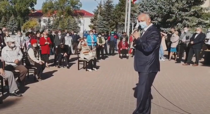 I-a ghicit in oua rezultatul alegerilor. Ce i-a spus o batrana lui Igor Dodon - VIDEO I-a ghicit in oua rezultatul alegerilor. Ce i-a spus o batrana lui Igor Dodon - VIDEO