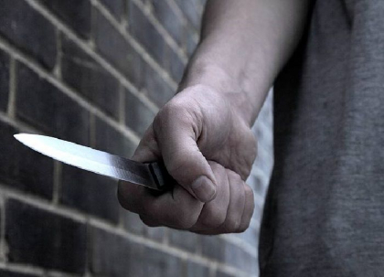 Crima ingrozitoare la Bender. Un barbat - retinut dupa ce si-a injunghiat sora de mai multe ori Crima ingrozitoare la Bender. Un barbat - retinut dupa ce si-a injunghiat sora de mai multe ori