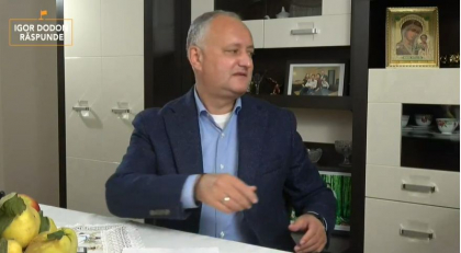 Igor Dodon, intrerupt de mama sa in timpul emisiunii lui. Ce i-a adus - VIDEO