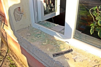 Au rupt gratiile, au spart geamul si au furat banii si biletele Loto din seiful oficiului postal de la Orhei. Ce au gasit oamenii legii cand au intrat in cladire - VIDEO Au rupt gratiile, au spart geamul si au furat banii si biletele Loto din seiful oficiului postal de la Orhei. Ce au gasit oamenii legii cand au intrat in cladire - VIDEO