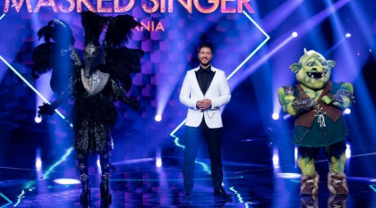 Corbul si Capcaunul s-au luptat pentru marele trofeu Masked Singer Romania. Cine a castigat marea finala Corbul si Capcaunul s-au luptat pentru marele trofeu Masked Singer Romania. Cine a castigat marea finala