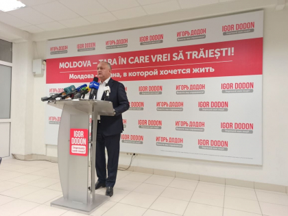 Igor Dodon sustine un briefing de presa, dupa inchiderea sectiilor de votare - VIDEO