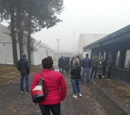 Mobilizare maxima din partea moldovenilor aflati in Italia. In orasul Brescia se voteaza de dimineata Mobilizare maxima din partea moldovenilor aflati in Italia. In orasul Brescia se voteaza de dimineata