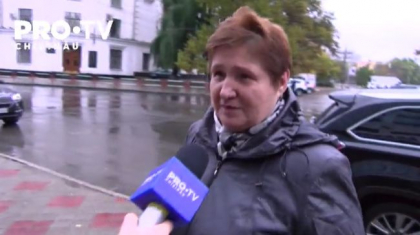 Ce spune mama lui Renato Usatii, dupa ce a iesit din sectia de votare - VIDEO 