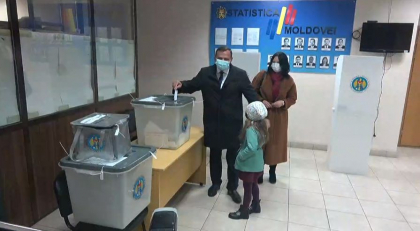 Candidatul Platformei Demnitate si Adevar, Andrei Nastase, a votat - VIDEO Candidatul Platformei Demnitate si Adevar, Andrei Nastase, a votat - VIDEO