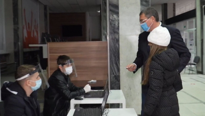 Renato Usatii, la sectia de votare: "Am votat ca cei care se afla in diaspora sa nu-si mai sarute copii prin skype" - VIDEO