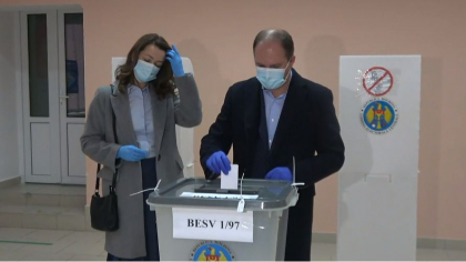 Primarul municipiului Chisinau, Ion Ceban, a votat: "Intre stabilitate si incertitudine, eu pledez pentru stabilitate" - VIDEO Primarul municipiului Chisinau, Ion Ceban, a votat: "Intre stabilitate si incertitudine, eu pledez pentru stabilitate" - VIDEO