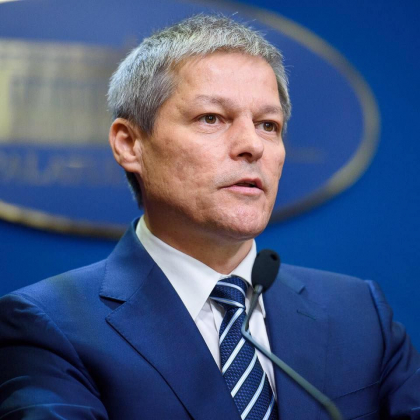 Europarlamentarul, Dacian Ciolos, a felicitat-o pe Maia Sandu: "Obstacolele pe care concurentii politici i le vor pune pot fi depasite cu o prezenta si mai buna la vot" Europarlamentarul, Dacian Ciolos, a felicitat-o pe Maia Sandu: "Obstacolele pe care concurentii politici i le vor pune pot fi depasite cu o prezenta si mai buna la vot"