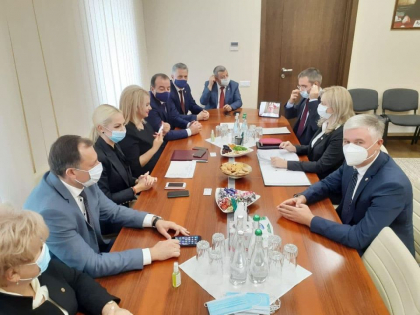 Ultima ora. Deputatii din Partidul Sor si cei care au parasit Pro Moldova adera la Platforma "Pentru Moldova": "Avem 14 parlamentari" - GALERIE FOTO Ultima ora. Deputatii din Partidul Sor si cei care au parasit Pro Moldova adera la Platforma "Pentru Moldova": "Avem 14 parlamentari" - GALERIE FOTO