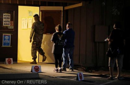 Alegeri SUA: Sectiile de votare s-au inchis in statele-cheie Arizona, Wisconsin si Texas
