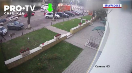 Inca un fost politist a fost retinuti pentru ca a filat doi procurori responsabili de investigarea fraudei bancare Inca un fost politist a fost retinuti pentru ca a filat doi procurori responsabili de investigarea fraudei bancare