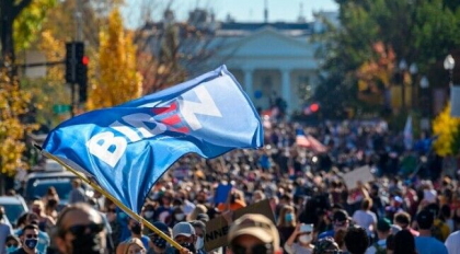 Americanii sarbatoresc in strada victoria lui Joe Biden la alegerile prezidentiale din Statele Unite
