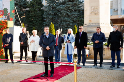 Sergiu Sarbu, alaturi de deputatii partidului Sor, a participat la sarbatoarea de la Orhei - GALERIE FOTO Sergiu Sarbu, alaturi de deputatii partidului Sor, a participat la sarbatoarea de la Orhei - GALERIE FOTO