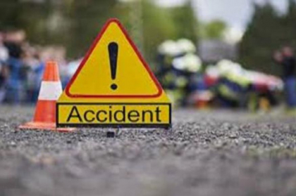 Un barbat a ajuns la spital, dupa ce a fost lovit de o masina pe soseaua Chisinau-Ungheni. Politia: pietonul mergea haotic Un barbat a ajuns la spital, dupa ce a fost lovit de o masina pe soseaua Chisinau-Ungheni. Politia: pietonul mergea haotic