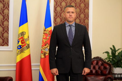 Alexandru Pinzari vine cu un mesaj, dupa ce a demisionat din functia de ministru al Apararii: "Decizie asumata si chibzuita" Alexandru Pinzari vine cu un mesaj, dupa ce a demisionat din functia de ministru al Apararii: "Decizie asumata si chibzuita"