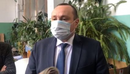 LIVE. Scandal la o tipografie de stat, care ar tipari pliantele electorale ale lui Igor Dodon. Politia, dar si mai multi deputati PAS si PSRM - la fata locului