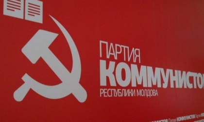 Nu-si schimba parerea. Vladimir Voronin indeamna moldovenii sa boicoteze al doilea tur al alegerilor prezidentiale si sa nu mearga la vot "Dodon e un trandav narcisiac, iar Sandu e un conducator de nimic"