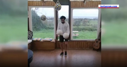 Un sportiv din Franta, celebru pentru jongleriile sale, si-a doborat propriul record Un sportiv din Franta, celebru pentru jongleriile sale, si-a doborat propriul record