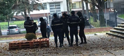 Inainte de sedinta legislativului, mai multi carabinieri, surprinsi in fata parlamentului. Care este motivul - FOTO