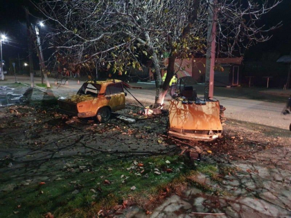 O masina s-a rupt in doua la PROPRIU dupa un impact cumplit, la Causeni. Soferul a fost aruncat la cativa metri din automobil si a murit la fata locului - FOTO O masina s-a rupt in doua la PROPRIU dupa un impact cumplit, la Causeni. Soferul a fost aruncat la cativa metri din automobil si a murit la fata locului - FOTO