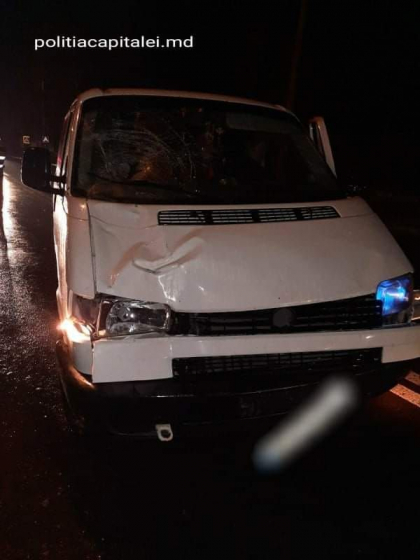 Caz tragic in capitala. Un barbat a murit, dupa ce a fost lovit de o masina in timp ce traversa strada neregulamentar - FOTO Caz tragic in capitala. Un barbat a murit, dupa ce a fost lovit de o masina in timp ce traversa strada neregulamentar - FOTO