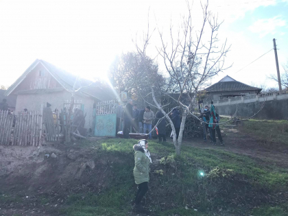 Mama celor sase copii din Rascaieti, gasita fara suflare de catre fiica ei, petrecuta pe ultimul drum - VIDEO/FOTO Mama celor sase copii din Rascaieti, gasita fara suflare de catre fiica ei, petrecuta pe ultimul drum - VIDEO/FOTO