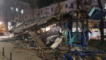 Demolari si evacuari pe bulevardul Stefan cel Mare: "O statie de asteptare care in timp a crescut intr-un centru comercial" - GALERIE FOTO