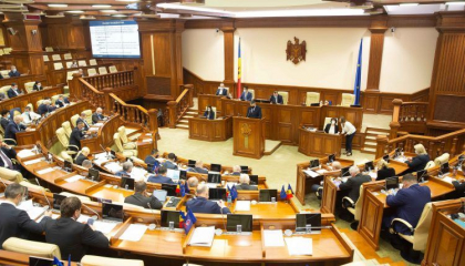 O comisie de ancheta va elucida circumstantele spalarii banilor prin intermediul judecatoriilor si bancilor / DOC