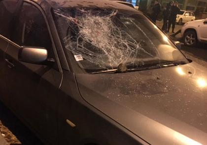 Dimineata cu ghinion pentru patru soferi din capitala care si-au gasit automobilele deteriorate. Politia l-au retinut pe faptas Dimineata cu ghinion pentru patru soferi din capitala care si-au gasit automobilele deteriorate. Politia l-au retinut pe faptas