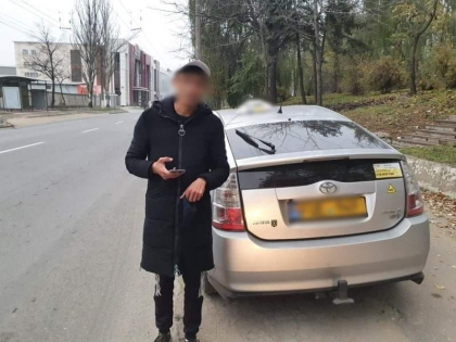Un sofer de taxi din capitala, prins drogat la volan de catre INSP