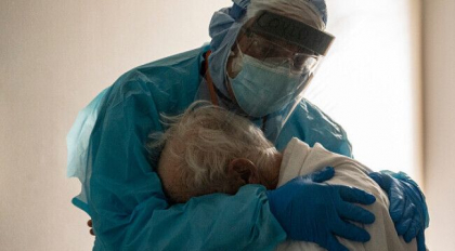 Marturiile unui medic american care a lucrat timp de 256 de zile non-stop in sectia Covid-19 Marturiile unui medic american care a lucrat timp de 256 de zile non-stop in sectia Covid-19