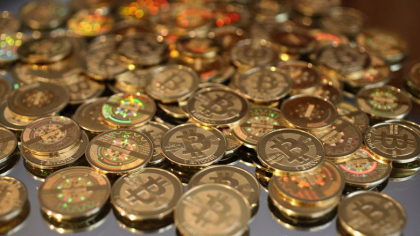 Bitcoin a ajuns la cea mai mare valoare din istorie. De ce il aleg investitorii si care sunt riscurile Bitcoin a ajuns la cea mai mare valoare din istorie. De ce il aleg investitorii si care sunt riscurile