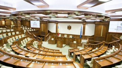 Caz socant. Un detinut de la Rezina si-a taiat degetul si l-a trimis prin posta la Parlament. Ce era scris in scrisoarea atasata in plic