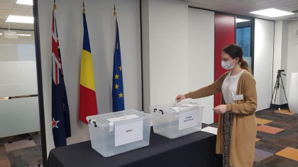 Start vot alegeri parlamentare 2020. Peste 80.000 de români din diaspora au votat până la ora 20.00 Start vot alegeri parlamentare 2020. Peste 80.000 de români din diaspora au votat până la ora 20.00