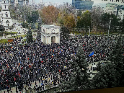 Imagini de sus. Cum arata centrul capitalei: oamenii continua sa vina - FOTO