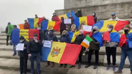 Diaspora din Irlanda a iesit la protest: "Anticipate!" - VIDEO Diaspora din Irlanda a iesit la protest: "Anticipate!" - VIDEO