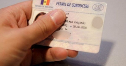 Permise de conducere false, depistate la diferite puncte de trecere a frontierei. Cum au incercat moldovenii sa iasa din tara Permise de conducere false, depistate la diferite puncte de trecere a frontierei. Cum au incercat moldovenii sa iasa din tara