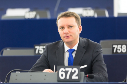 Europarlamentar: Cerem Parlamentului Republicii Moldova sa respecte legea si vointa oamenilor exprimata la vot