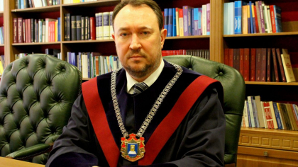 Fost presedinte CC, privind promulgarea legii SIS de Igor Dodon in situatia in care aceasta a fost suspendata de CC: "Dodon nu a avut niciun temei moral sa semneze. Judecatorii au vazut anumite probleme"