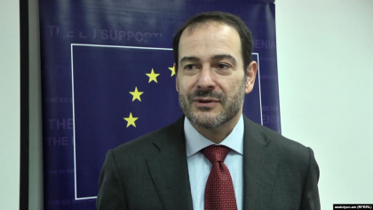 Luc Devigne: Maia Sandu este „ultima sansa ca Moldova sa nu ajunga un stat esuat” Luc Devigne: Maia Sandu este „ultima sansa ca Moldova sa nu ajunga un stat esuat”