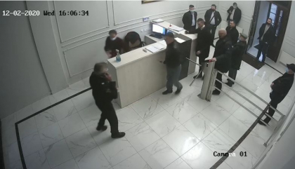 Dinu Plangau a depus o plangere la MAI pe numele lui Veaceslav Platon, duce ce, insotit de paza, a dat buzna la sedinta CNPF: "Am solicitat sa-mi fie prezentata lista persoanelor care l-au insotit in acea zi"
