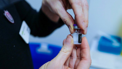 Avertisment: Oamenii care au alergii severe sa nu se vaccineze impotriva COVID Avertisment: Oamenii care au alergii severe sa nu se vaccineze impotriva COVID