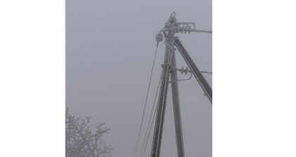 Firele electrice, rupte in urma ingheturilor. Mai multe localitati din Cimislia, Leova si Calarasi au ramas fara lumina. Ce spun responsabilii Firele electrice, rupte in urma ingheturilor. Mai multe localitati din Cimislia, Leova si Calarasi au ramas fara lumina. Ce spun responsabilii
