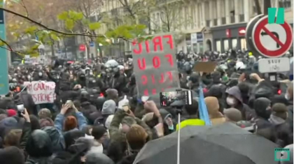Noi proteste in Franta impotriva controversatei legi a securitatii / Peste 100 de persoane au fost retinute - VIDEO