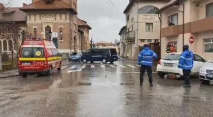 Romania. Un barbat a amenintat ca a pus o bomba intr-un restaurant din Targoviste. Era de fapt un mar Romania. Un barbat a amenintat ca a pus o bomba intr-un restaurant din Targoviste. Era de fapt un mar