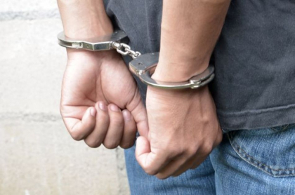 Un fost politist - suspectat de trafic de influenta. Acesta ar fi cerut 5000 de euro pentru a scapa un barbat de dosar penal