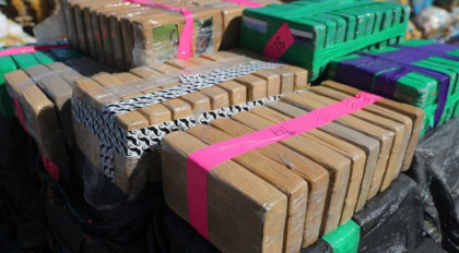 15 indivizi arestati pentru doua tone de cocaina introduse in Germania 15 indivizi arestati pentru doua tone de cocaina introduse in Germania